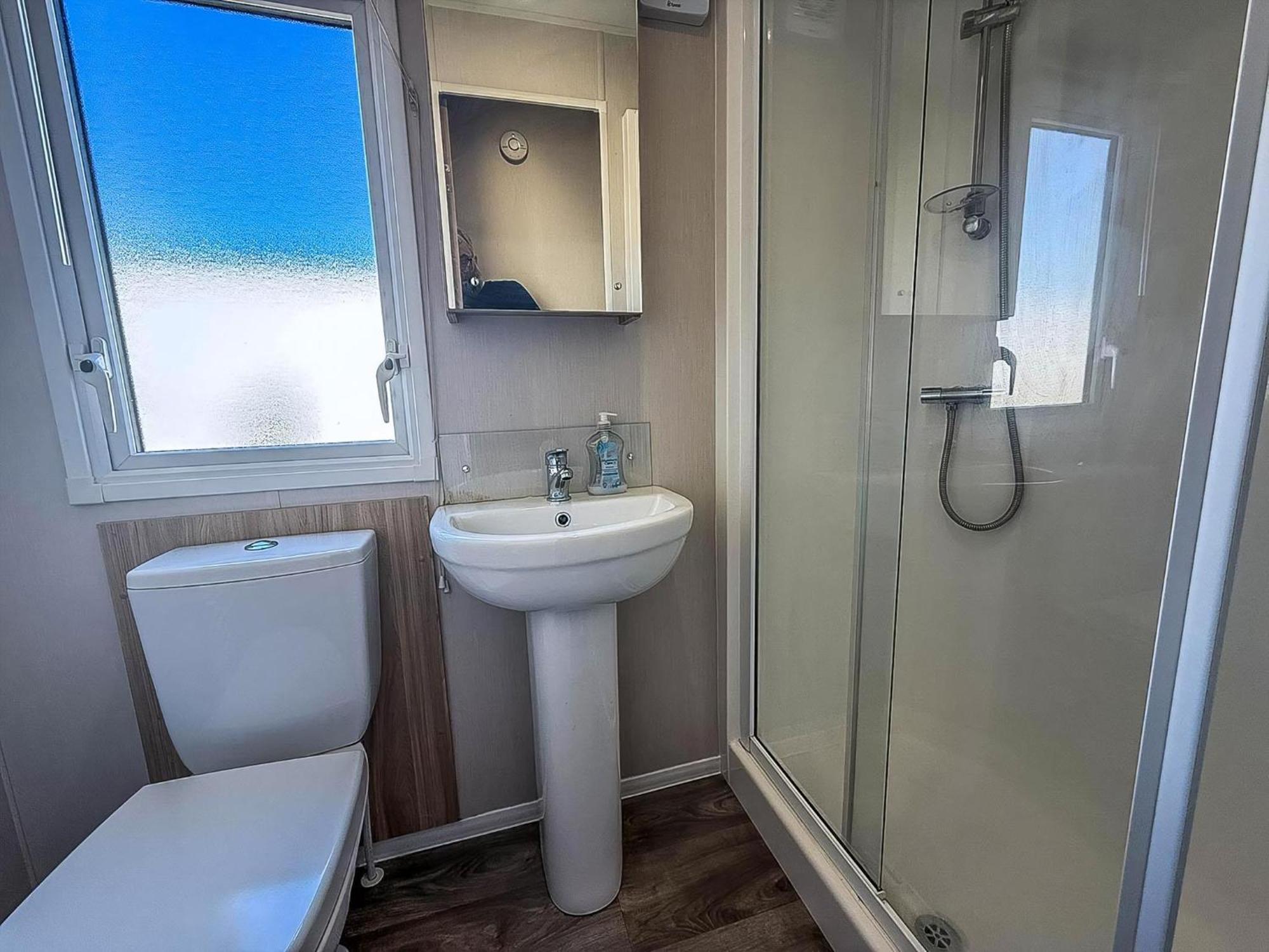 Beautiful 6 Berth Caravan, Nearby Beach In Suffolk Ref 68016Bs Lowestoft Exterior photo